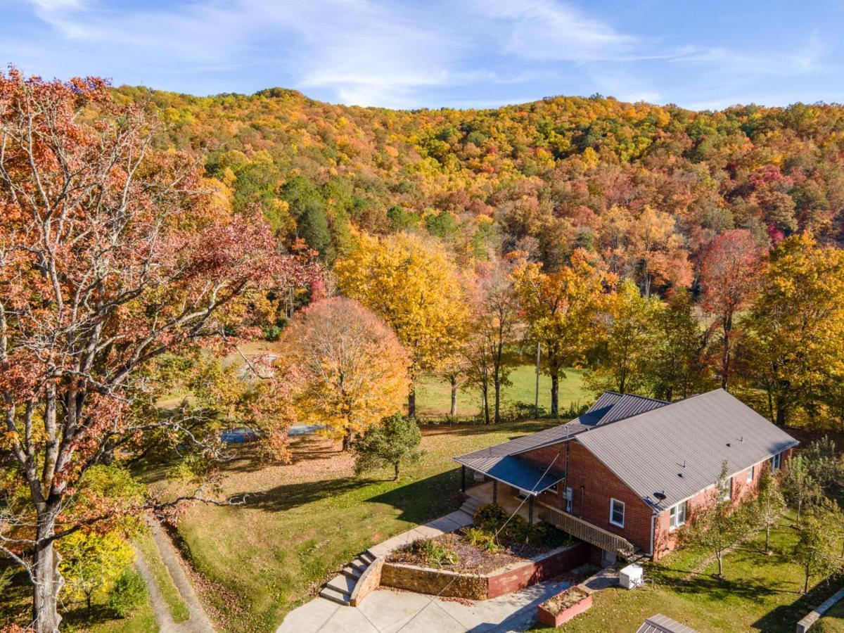 Villa Trail-Ready Retreat Near Waterfalls W/ Hot Tub Brevard Exterior foto